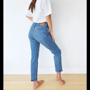 Levis Wedgie Icon Jeans Size 31 EUC